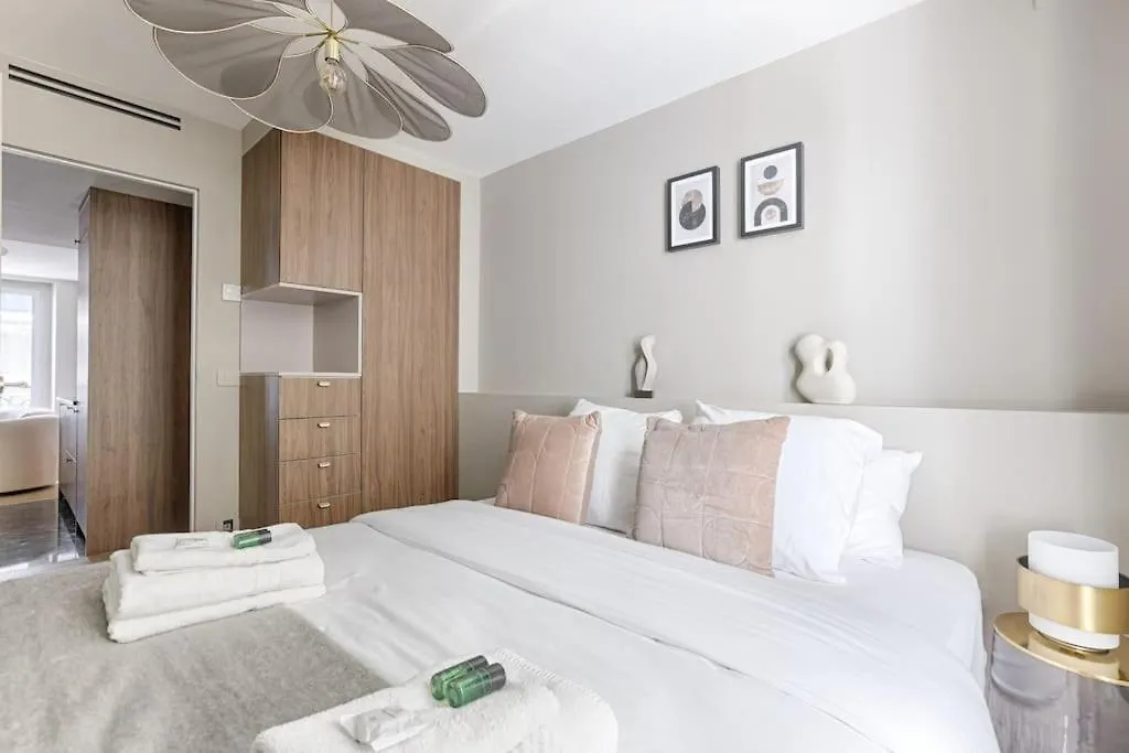 Prestige Luxury Flat 2Br 6P - Champ-Elysees Paris 0*,  Frankrike
